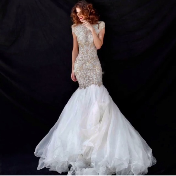 SHERRI HILL COUTURE GOWN - Picture 4 of 4